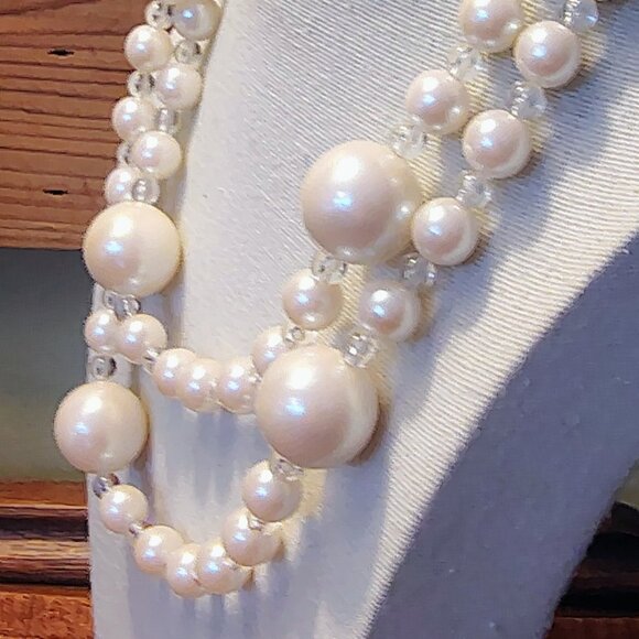 Vintage 80s Trifari Necklace Faux Pearls Gold Tone Cone and Clear Bead Spacers - Picture 3 of 7